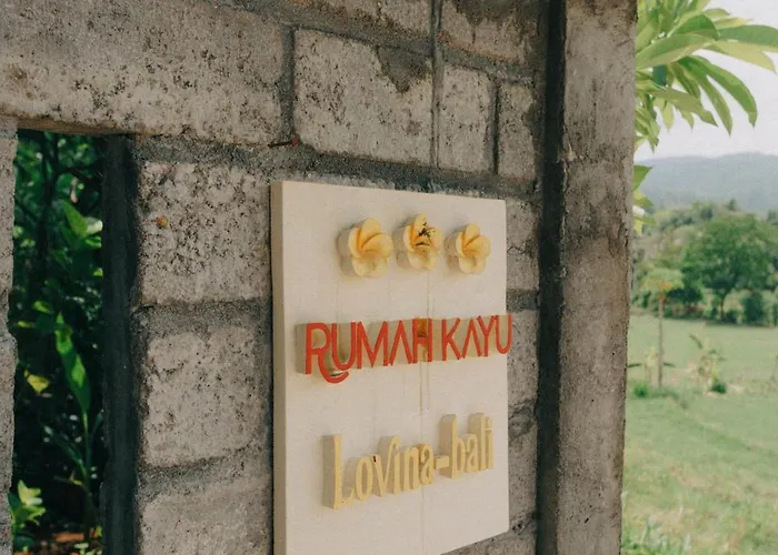 Villa Rumah Kayu Lovina Beach