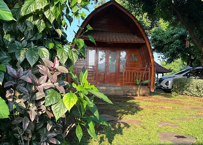 Rumah Kayu Villa *