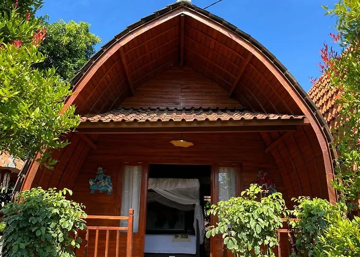 Rumah Kayu Villa Lovina Beach