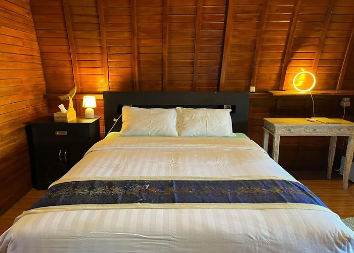 Rumah Kayu Lovina Beach