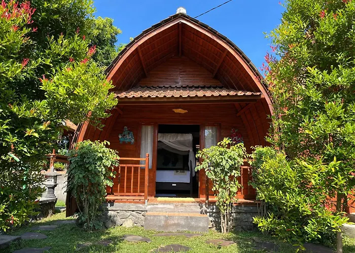 Rumah Kayu Villa Lovina Beach